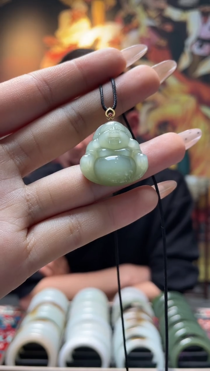 【闪购商品】和田玉颈饰18K金镶嵌湖水佛公吊坠多样性发一件