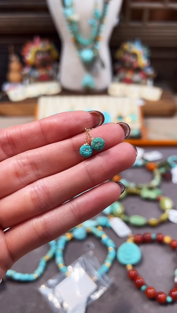 18K金镶嵌绿松石提溜小花