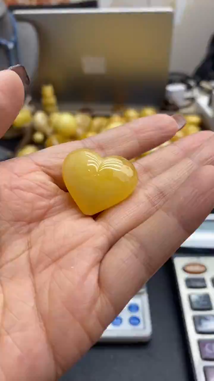 琥珀未镶嵌珠宝奇石657