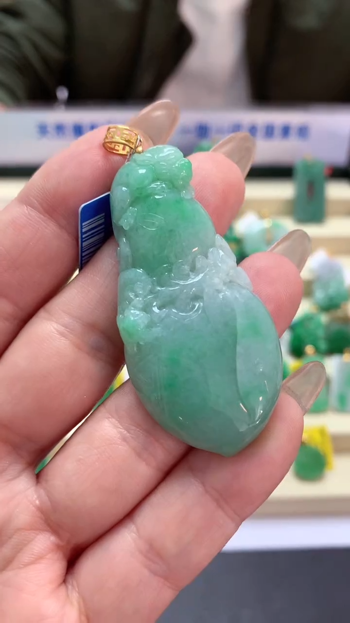 【闪购商品】翡翠吊坠(不含链)18K金镶嵌挂件