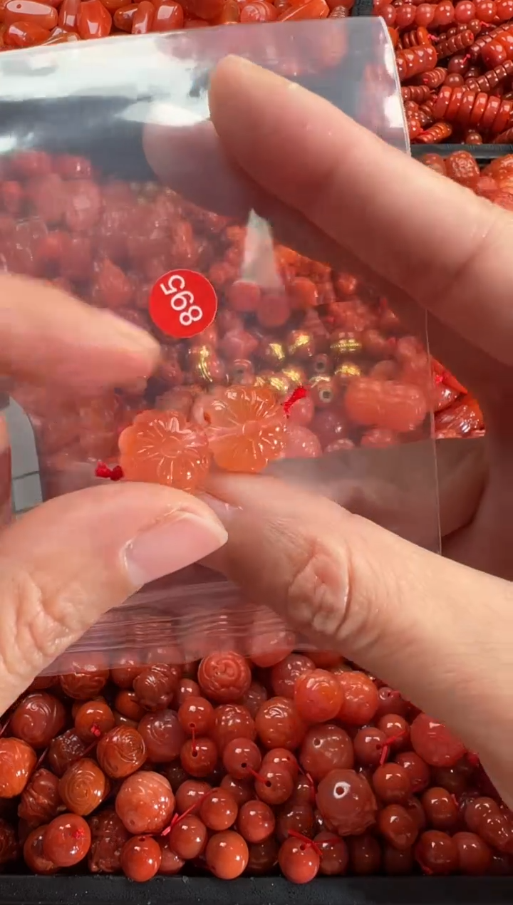 【闪购商品】南红玛瑙颈饰未镶嵌1