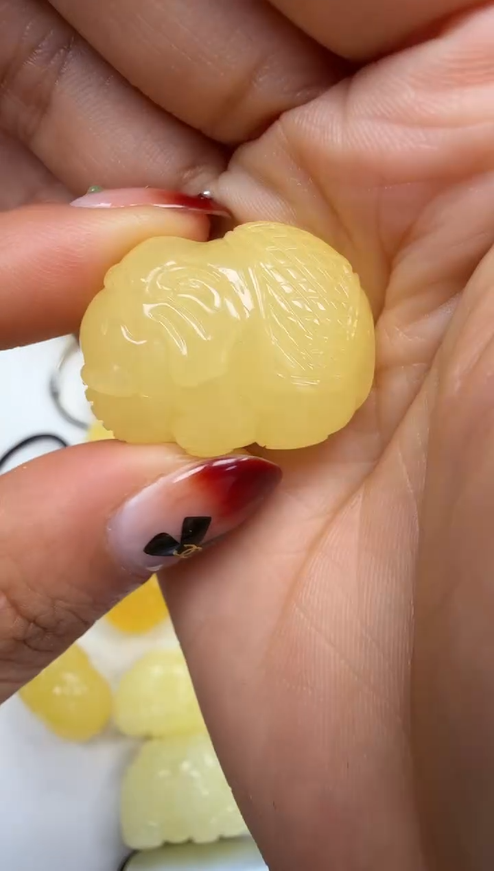 裸石琥珀未镶嵌如图