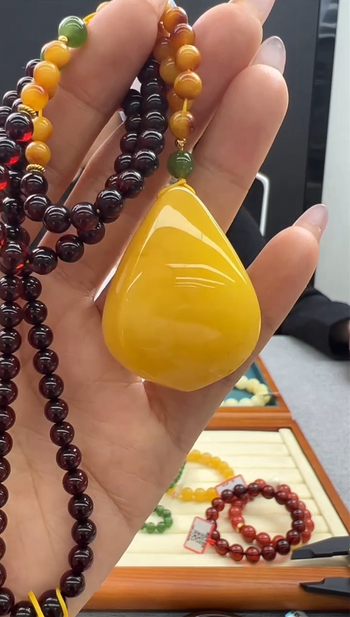 【闪购商品】琥珀颈饰未镶嵌113秒拍号