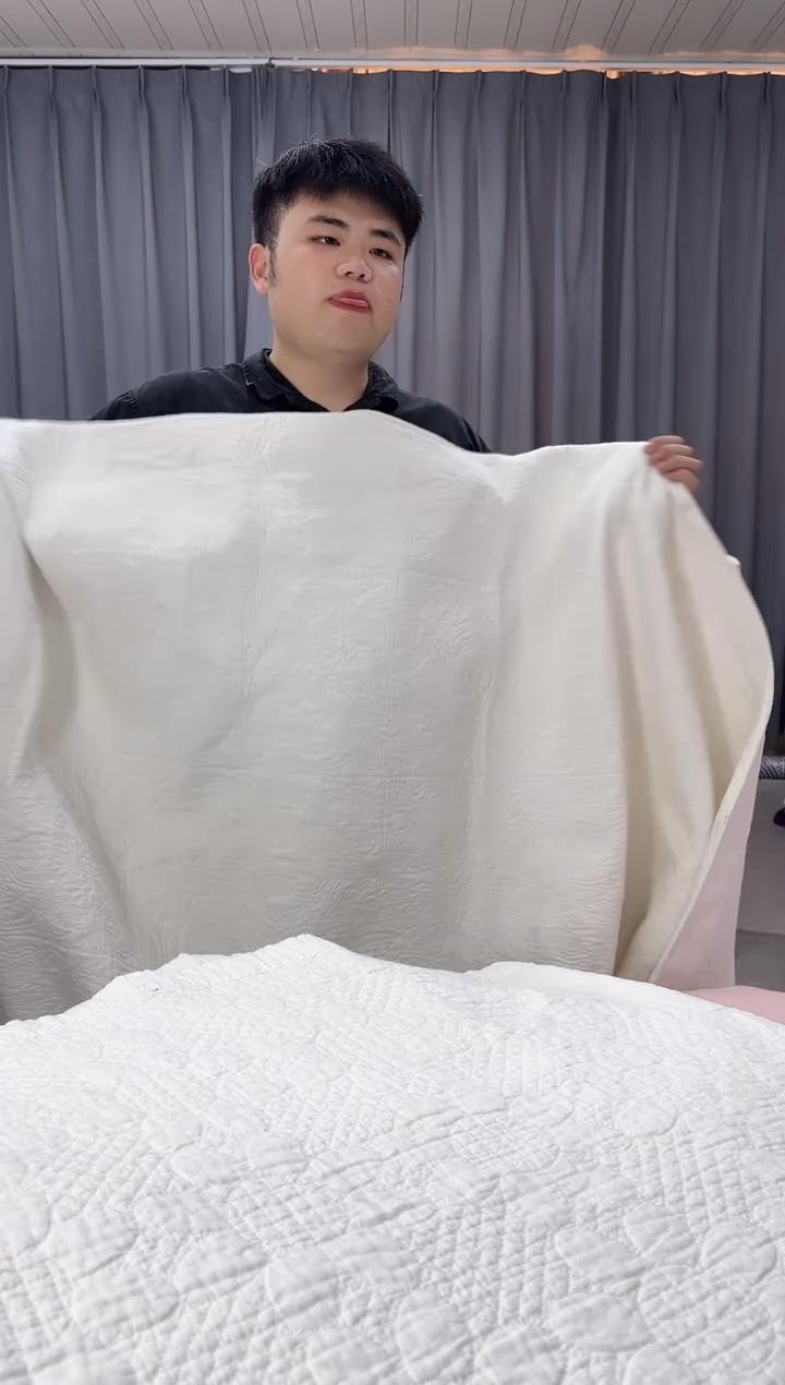 棉白色窗花多功能被罩