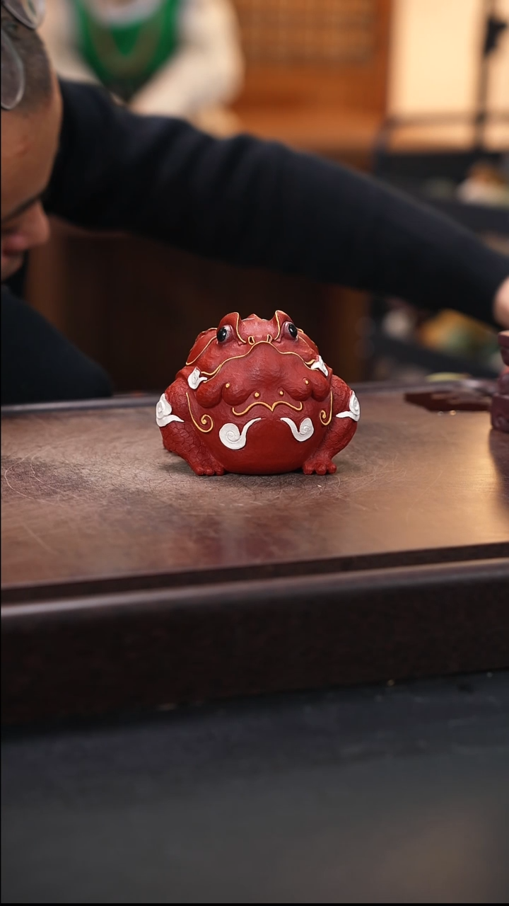 紫砂茶宠小***비富贵蛙描金