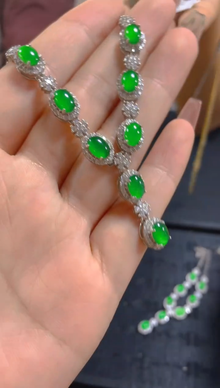 翡翠未镶嵌套链0868058542多样性发一