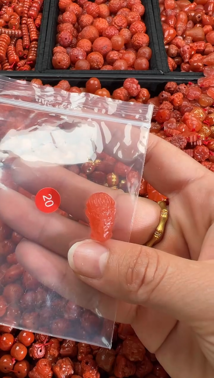 【闪购商品】南红玛瑙颈饰未镶嵌1