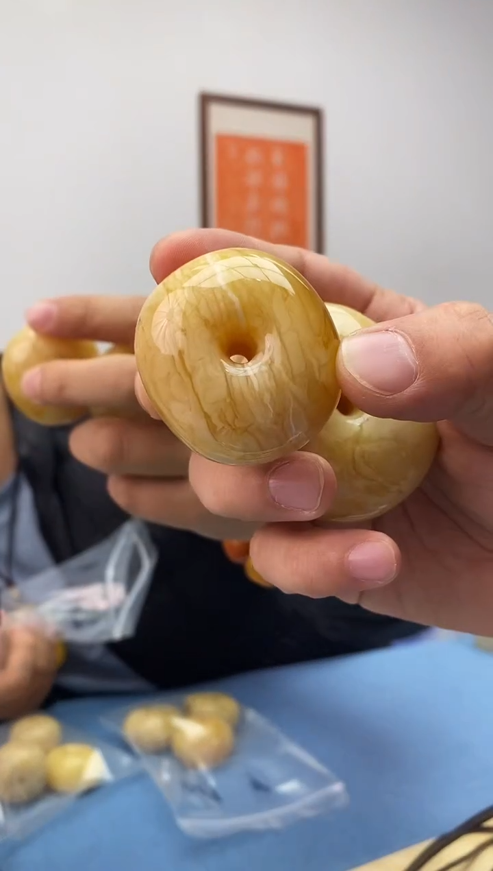 琥珀未镶嵌珠宝奇石假一罚十，多样性发一件0（赠绳子）34