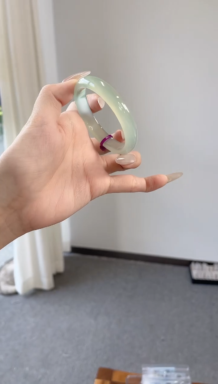 玛瑙/玉髓手镯未镶嵌54圈