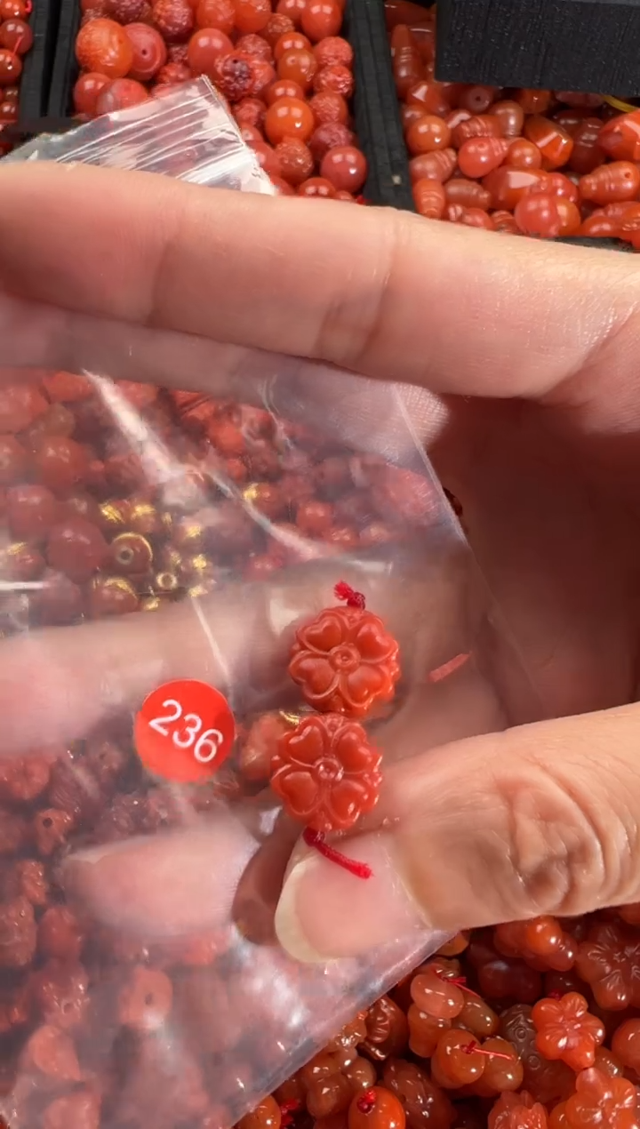 【闪购商品】南红玛瑙颈饰未镶嵌1