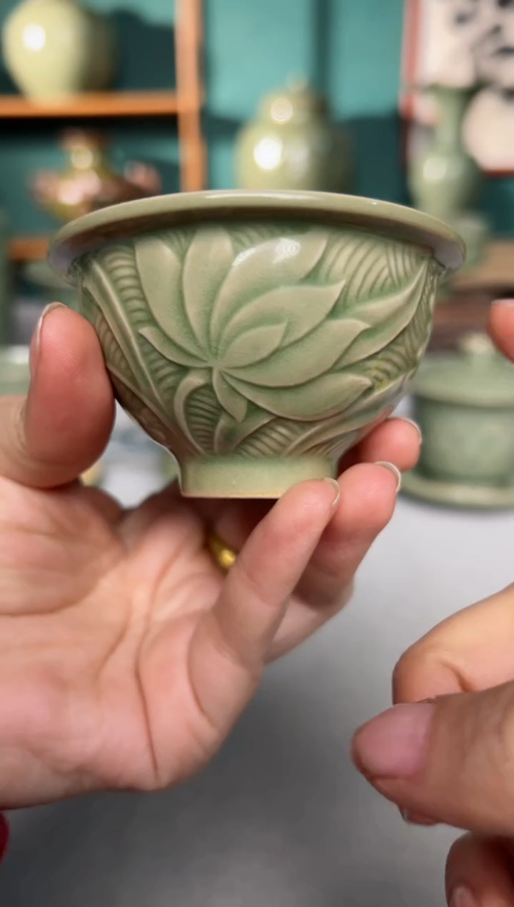 【闪购商品】其他耀州窑青釉折沿莲纹荷花杯