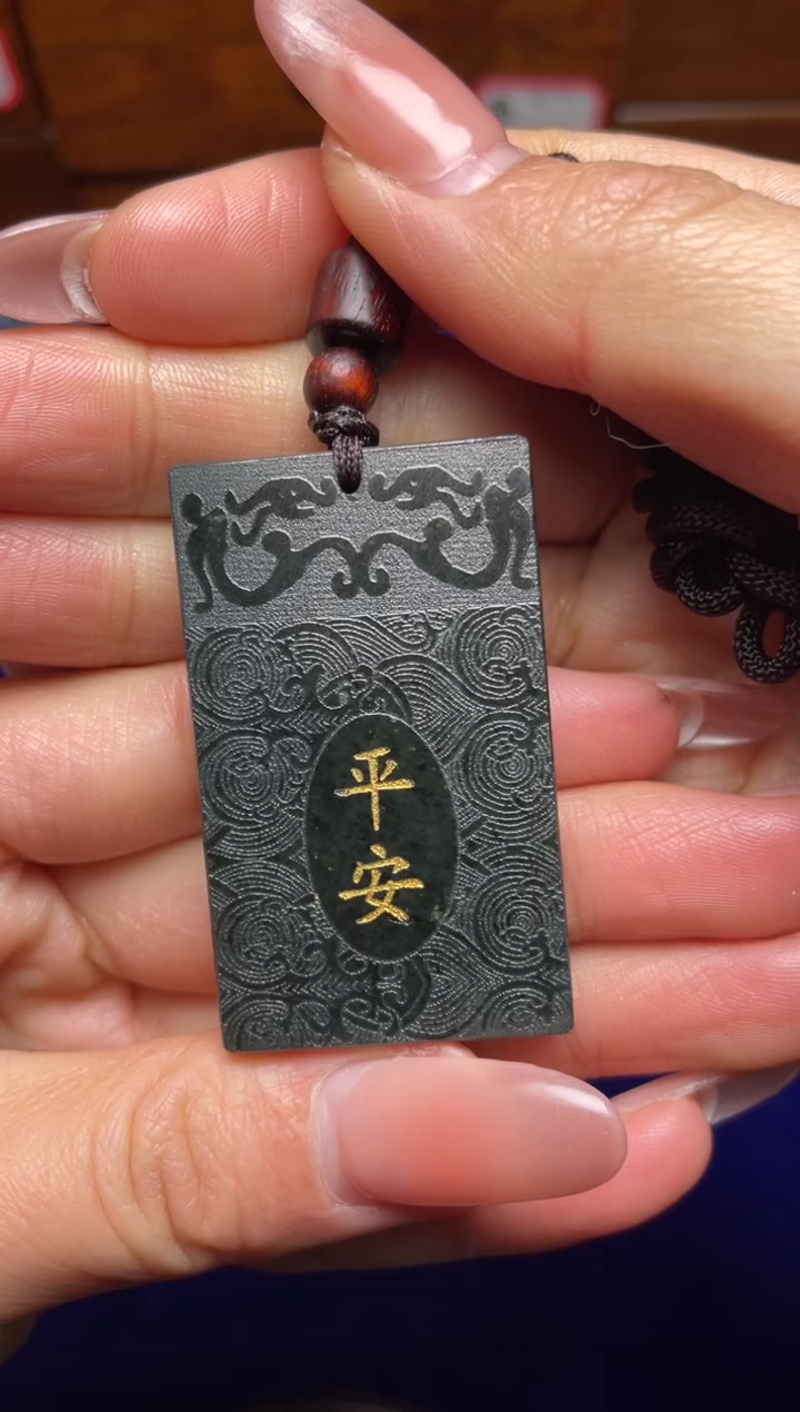 未镶嵌和田玉把件谈*斌和田玉