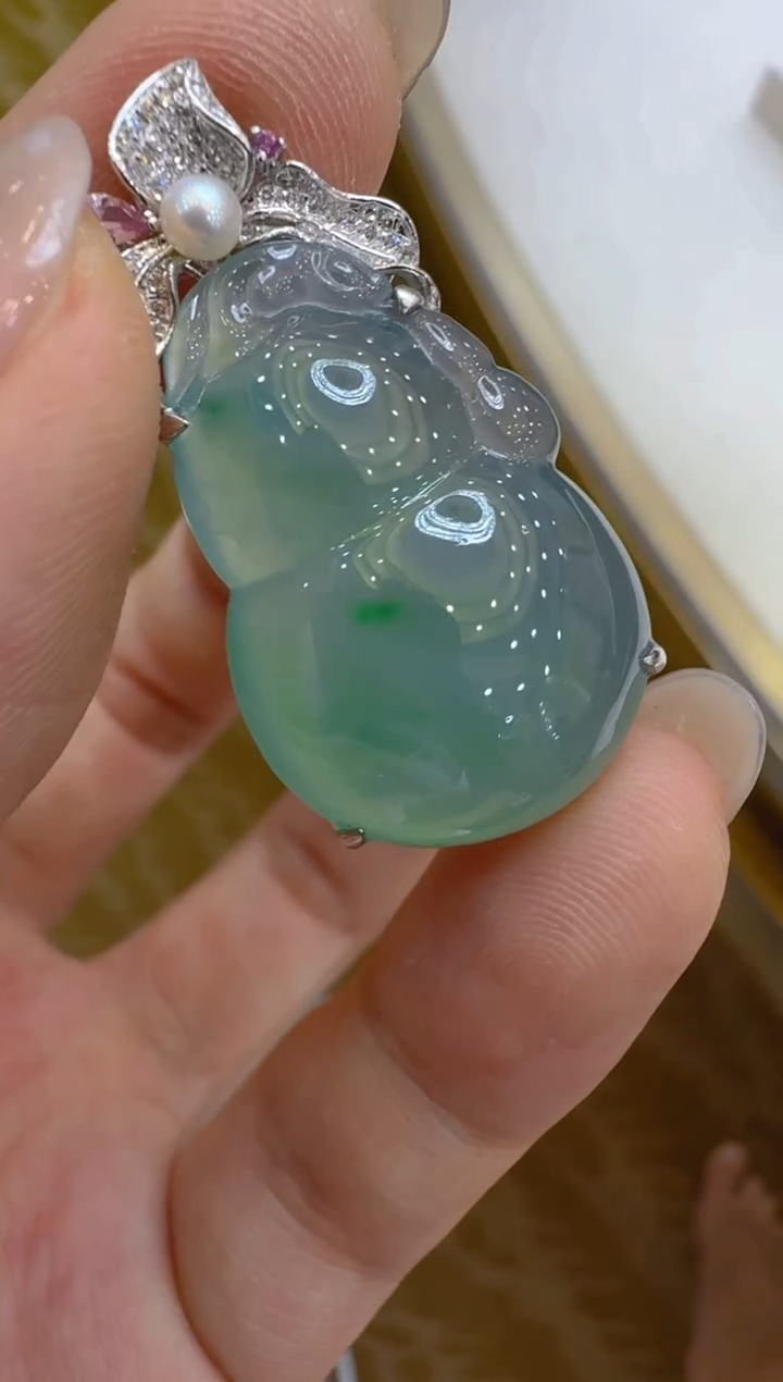 吊坠(不含链)18K金镶嵌翡翠多样性团购发一件