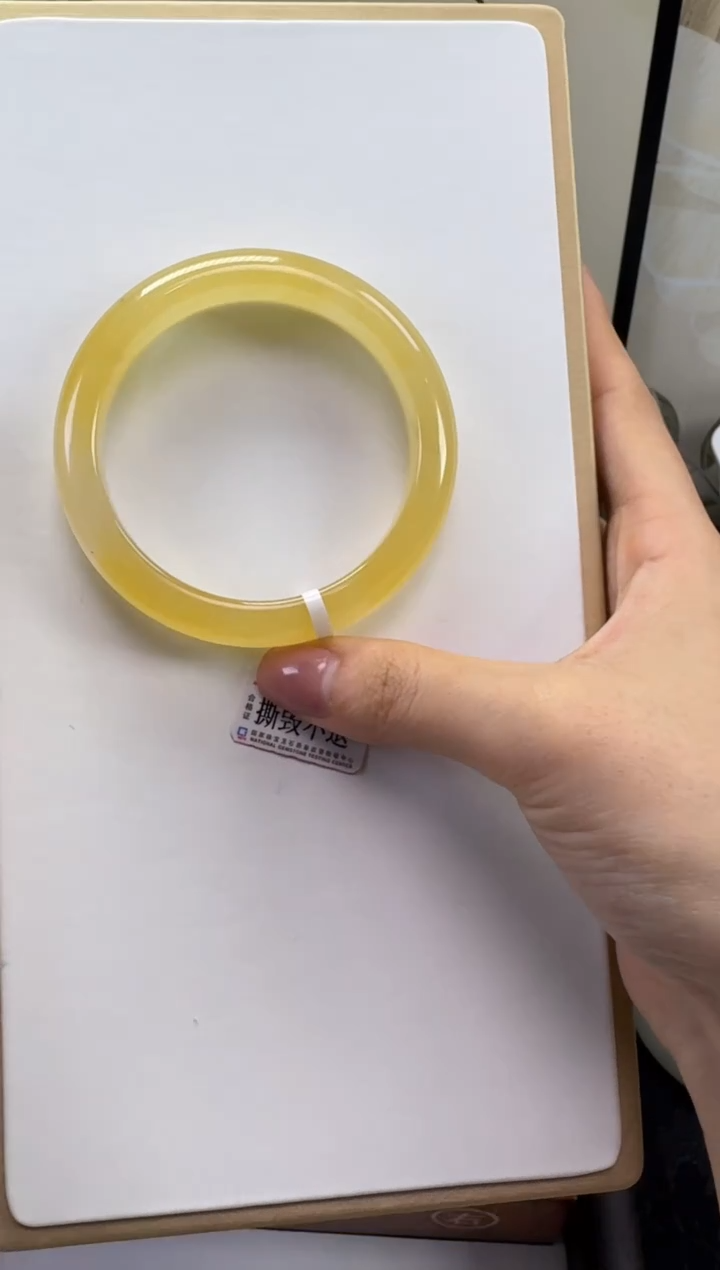 未镶嵌石英质玉（黄龙玉）手镯57mm