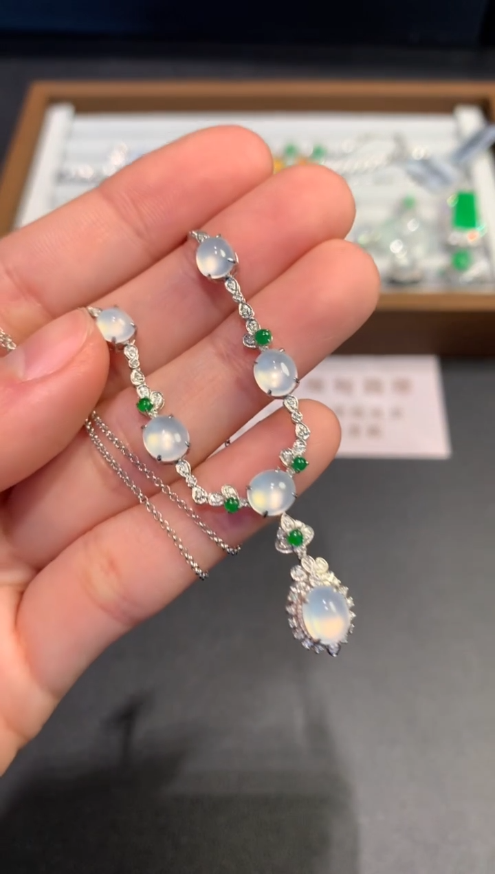 【闪购商品】翡翠套链18K金镶嵌A23-7980