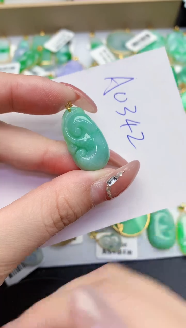 【闪购商品】翡翠颈饰18K金镶嵌0000000000000