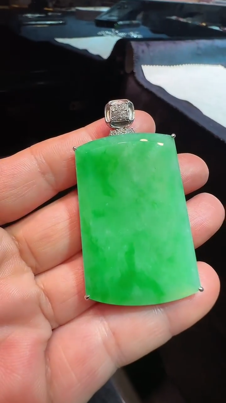 【闪购商品】翡翠吊坠(不含链)18K金镶嵌无事牌