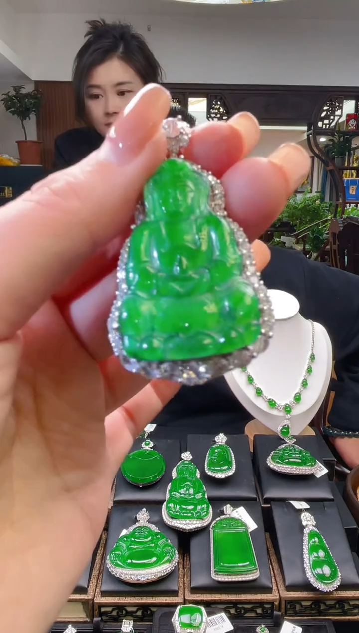 【闪购商品】翡翠颈饰未镶嵌翡翠吊坠