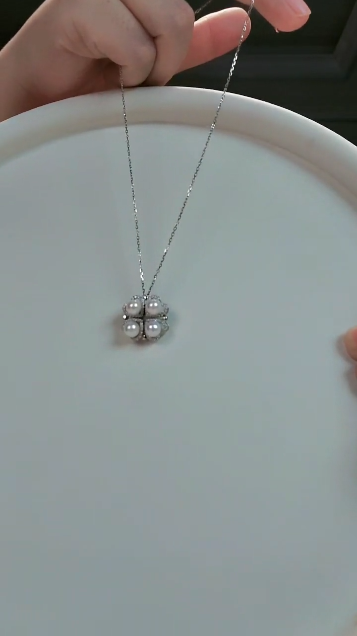 【闪购商品】淡水珍珠颈饰银S925镶嵌四叶多变项链