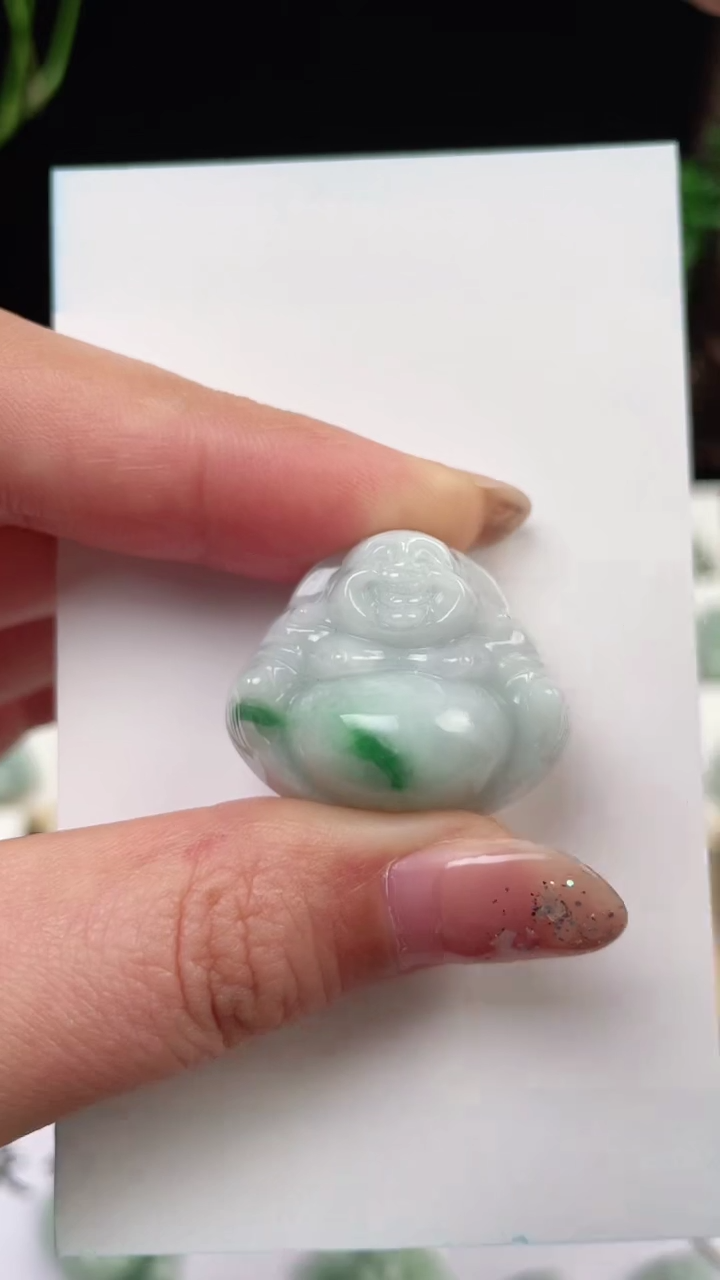 【闪购商品】翡翠颈饰未镶嵌佛公 微瑕