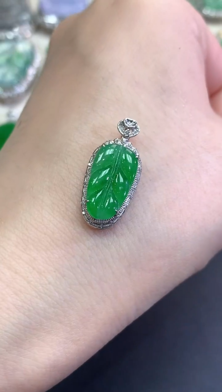 【闪购商品】翡翠颈饰18K金镶嵌C3