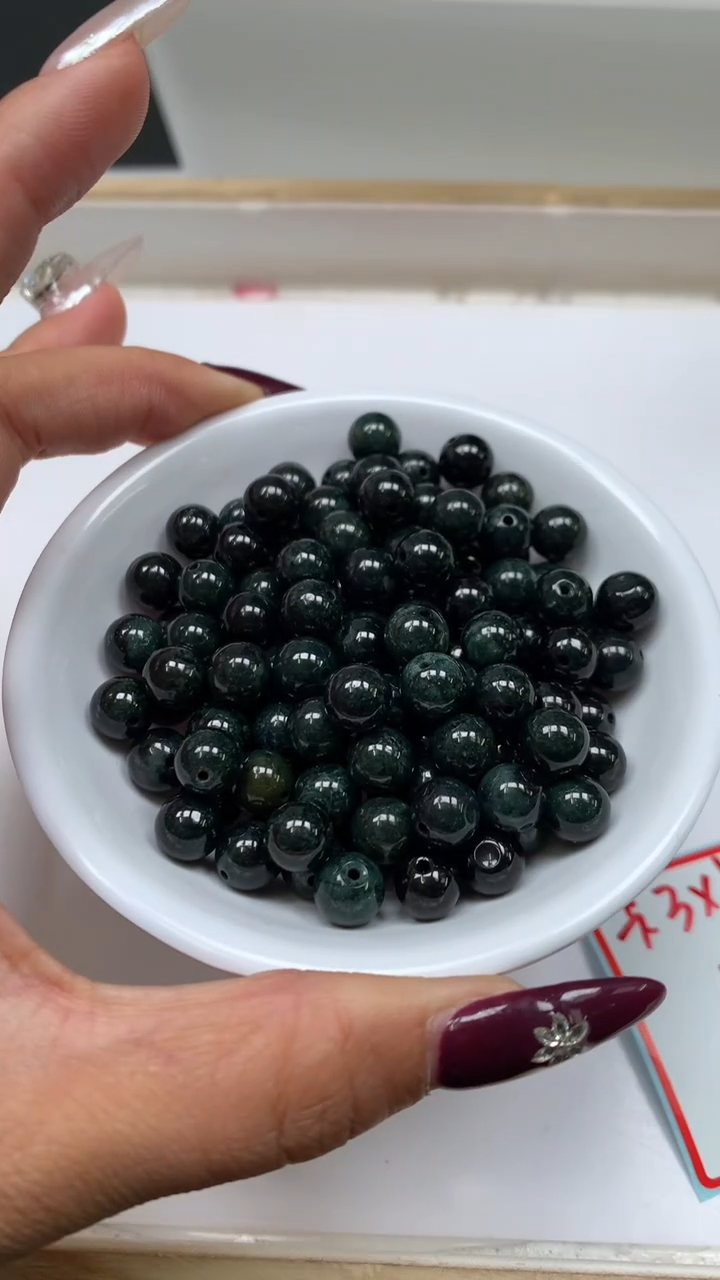 未镶嵌翡翠手饰B644 翡翠 墨翠8mm25颗8元