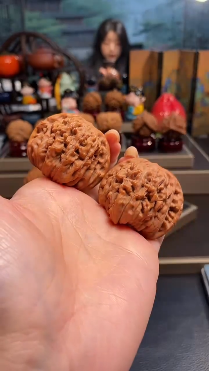 【闪购商品】文玩核桃把件H 938四座楼45尺