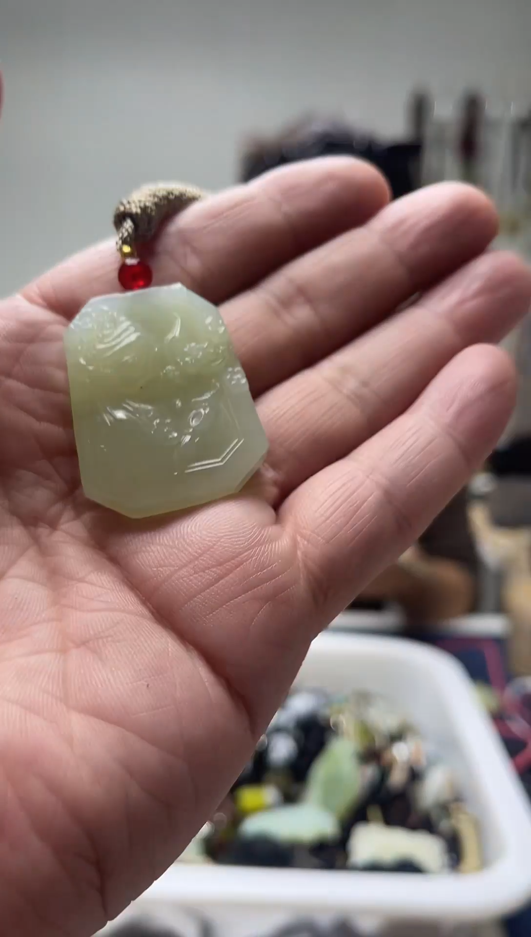 未镶嵌岫玉颈饰`