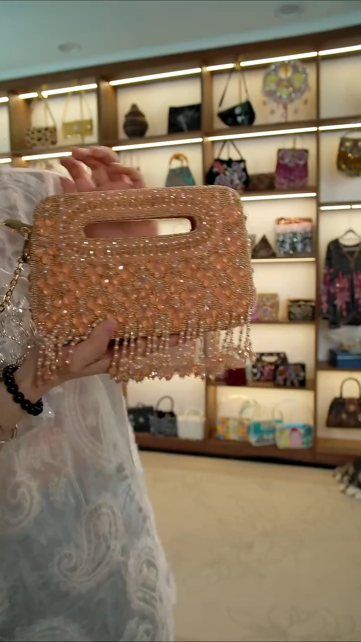 织物百格汇手工串珠包