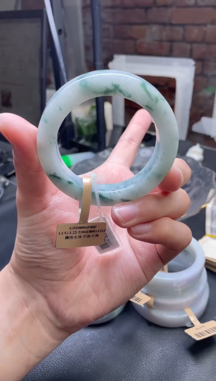 【闪购商品】定制翡翠手镯未镶嵌发一件/DDI01702