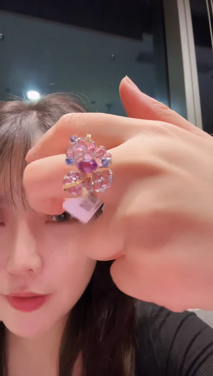 【闪购商品】彩色蓝宝石戒指18K金镶嵌精选H-蝴蝶戒指
