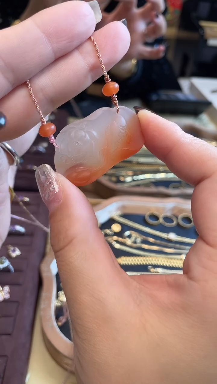 未镶嵌项链玛瑙/玉髓南红年年有鱼雕刻件