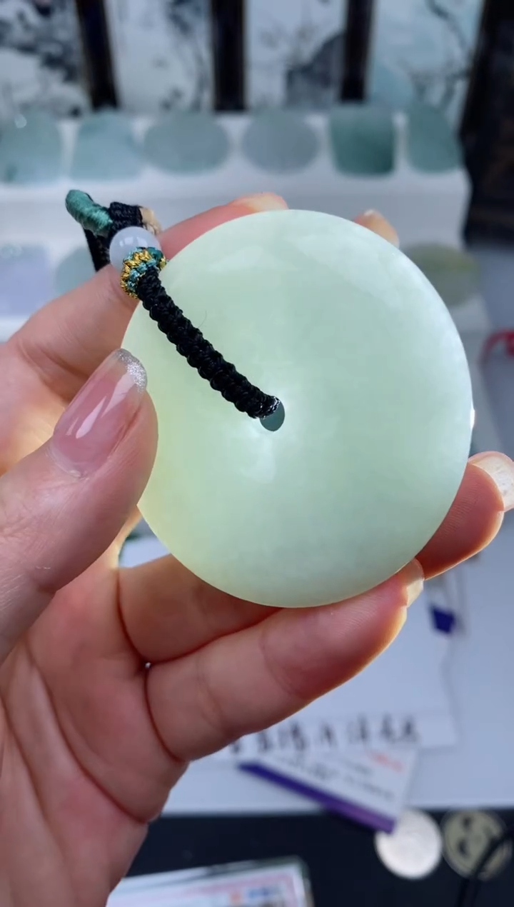 【闪购商品】翡翠颈饰未镶嵌吊坠