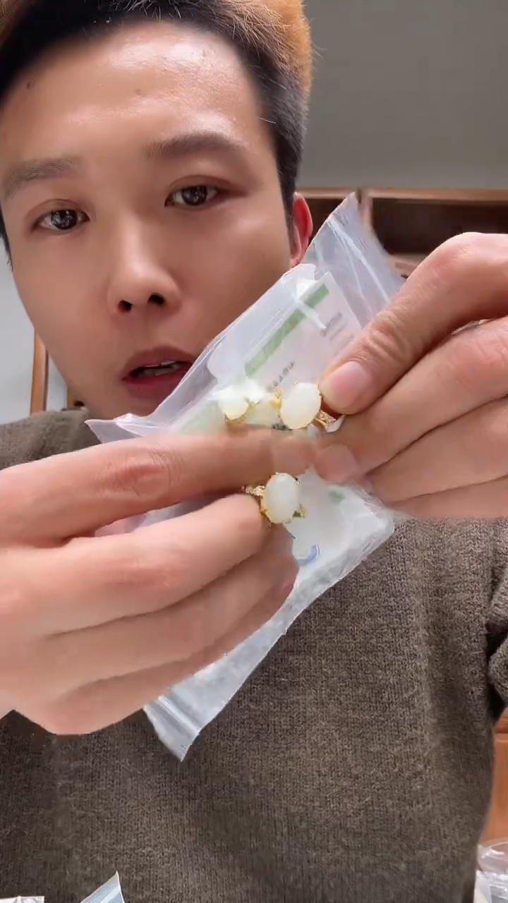 未镶嵌和田玉把件多样性发其一P-18