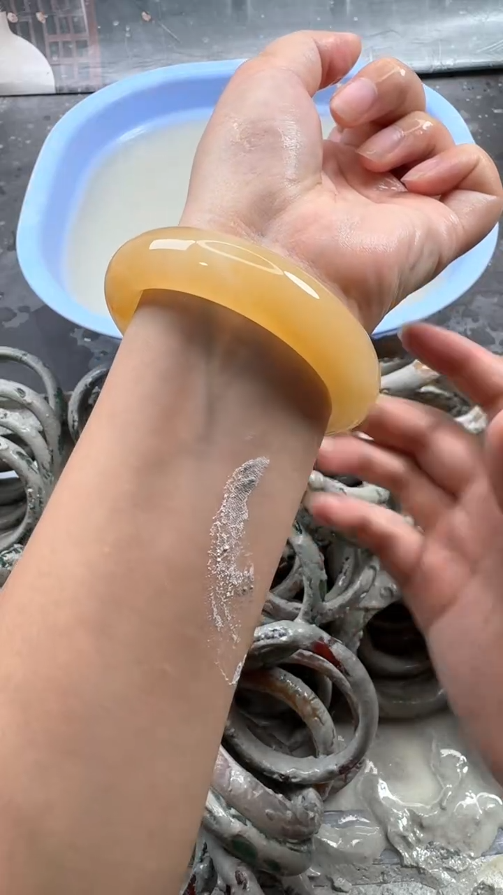 石英质玉手镯未镶嵌10 6160