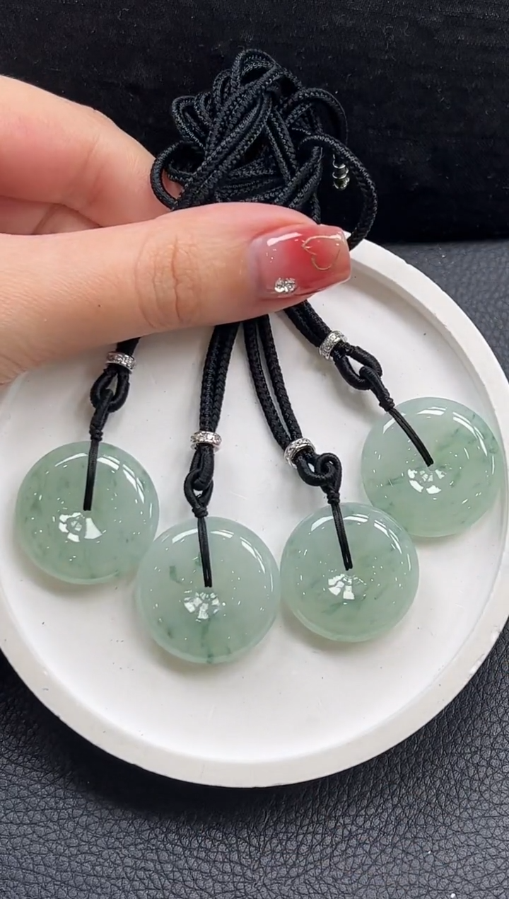 【闪购商品】翡翠颈饰未镶嵌平安扣多样性发1件