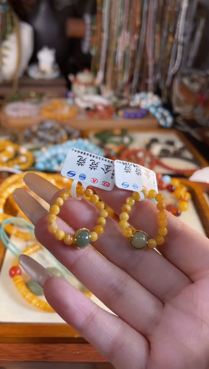 【闪购商品】蜜蜡戒指未镶嵌多样性发货其一