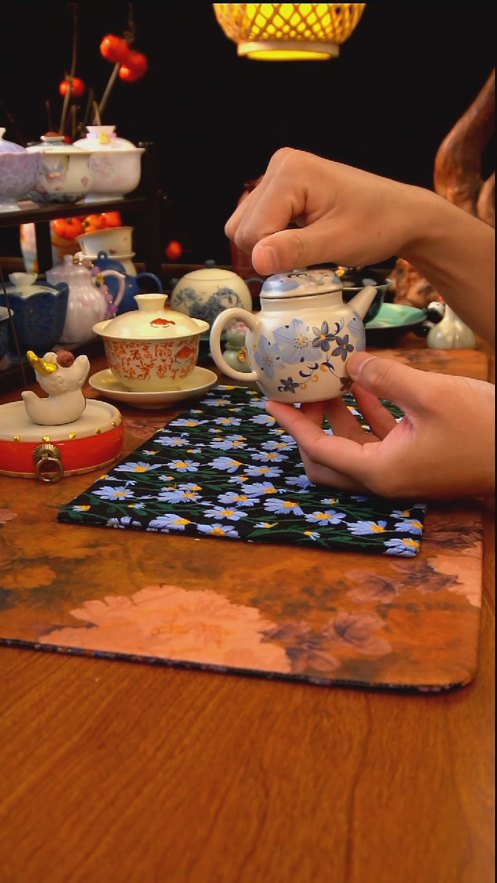 专做手绘和手工茶具的直播间