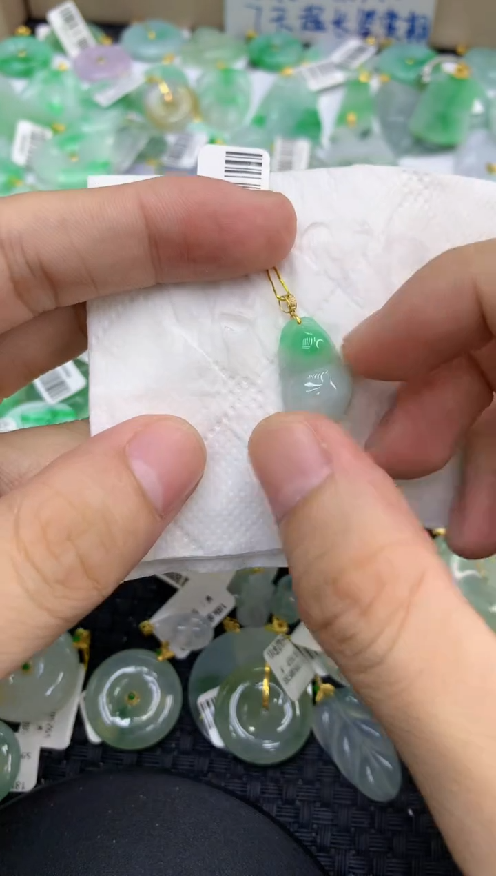 颈饰18K金镶嵌翡翠天然缅甸A货翡翠