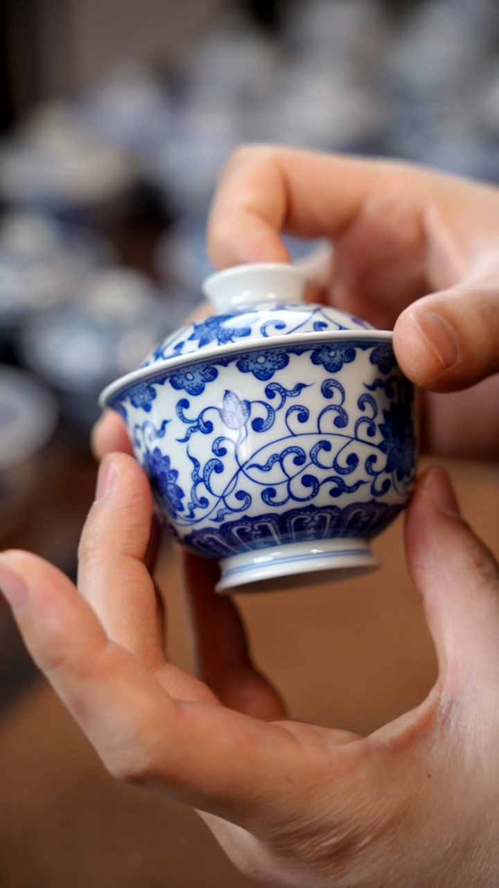 【闪购商品】110缠枝盖碗11111111