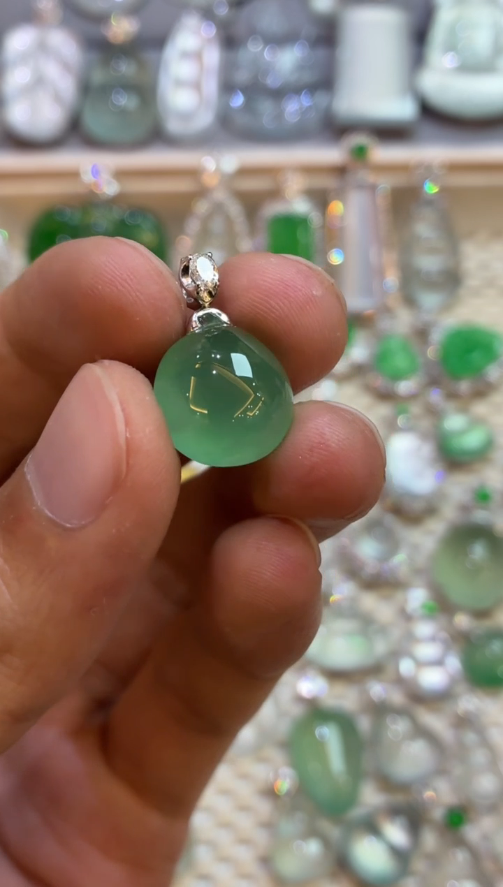 吊坠(不含链)18K金镶嵌翡翠福瓜