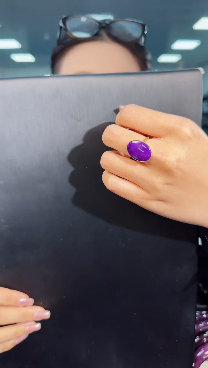 【闪购商品】苏纪石（舒俱来）戒指18K金镶嵌多样性发一/戒指