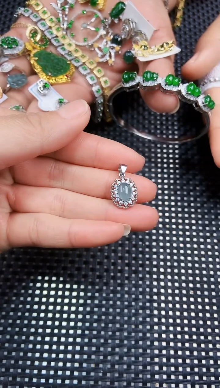 【闪购商品】翡翠吊坠(不含链)未镶嵌111111111