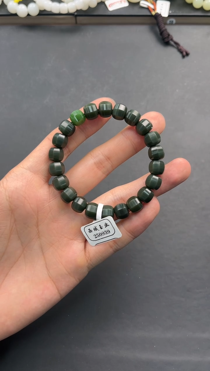 未镶嵌手串和田玉和田黑青手串卡10微色差