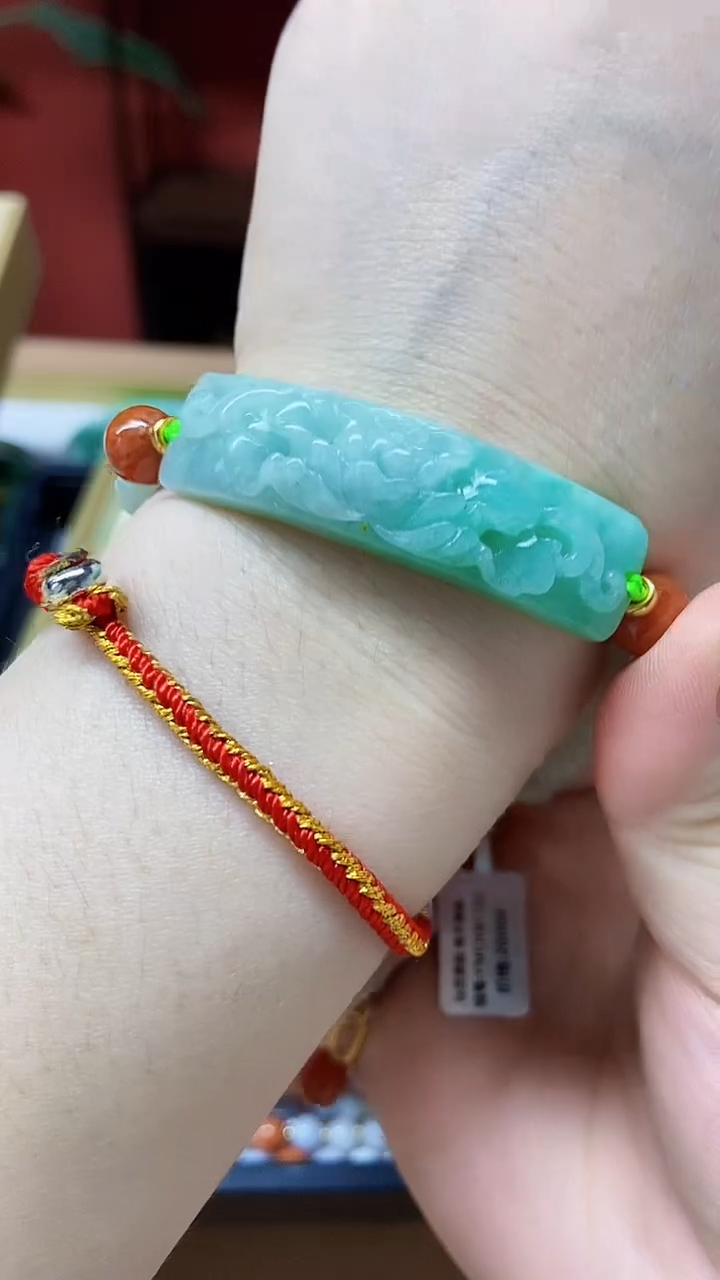 颈饰未镶嵌翡翠手串