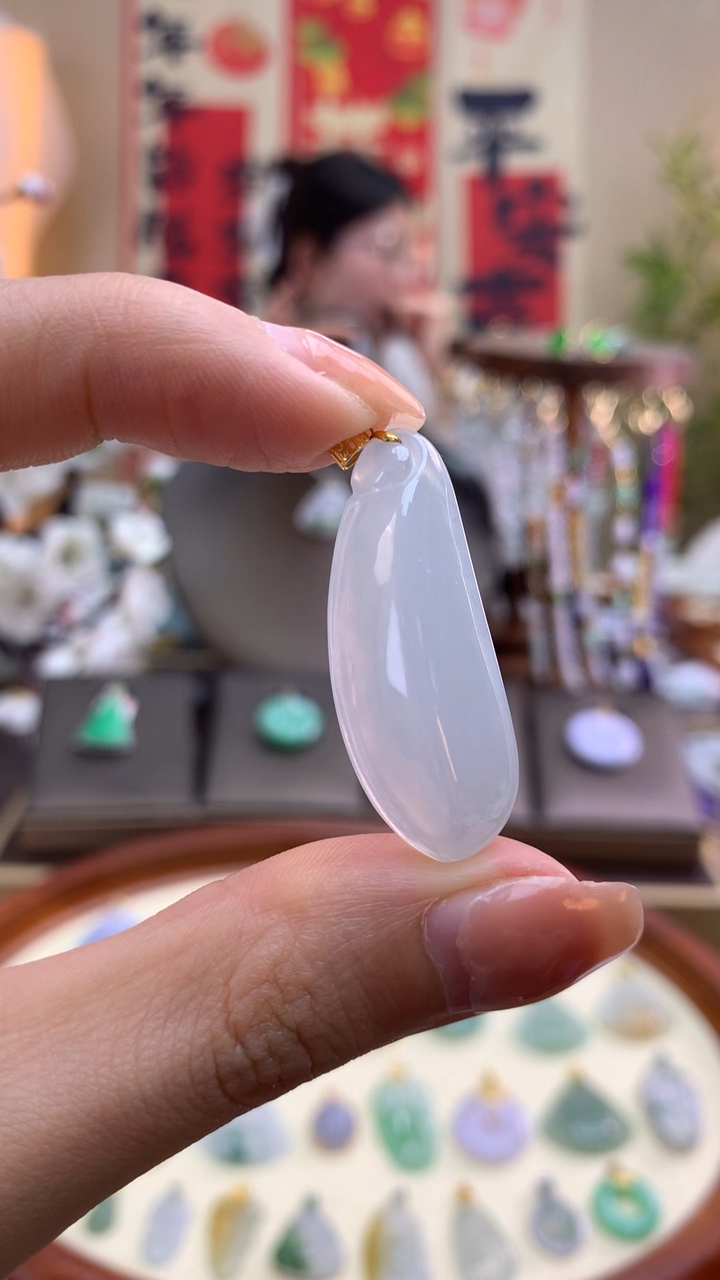 【闪购商品】翡翠颈饰18K金镶嵌福瓜