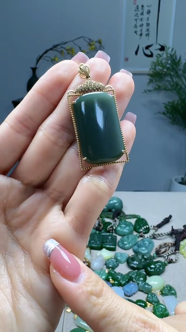 吊坠(不含链)18K金镶嵌和田玉1