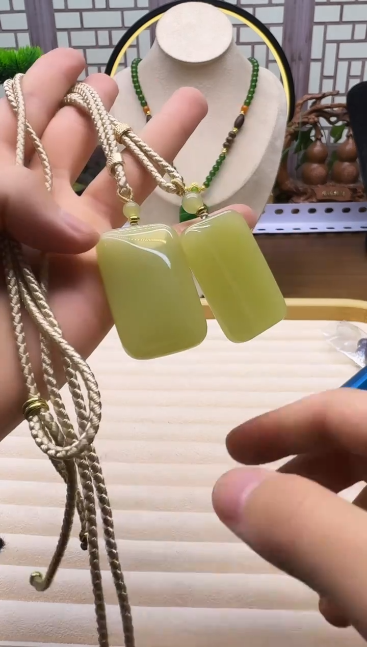 颈饰14K金镶嵌和田玉QL06    