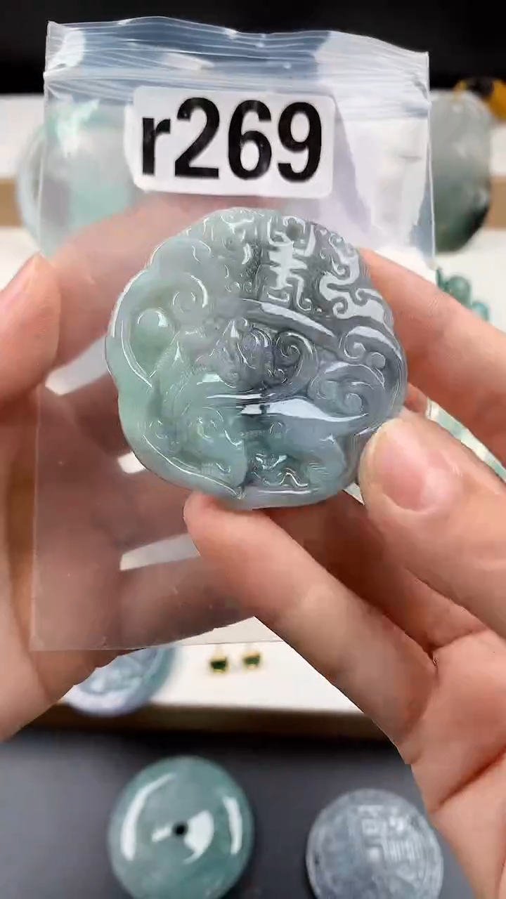 颈饰未镶嵌翡翠天然翡翠吊坠挂件