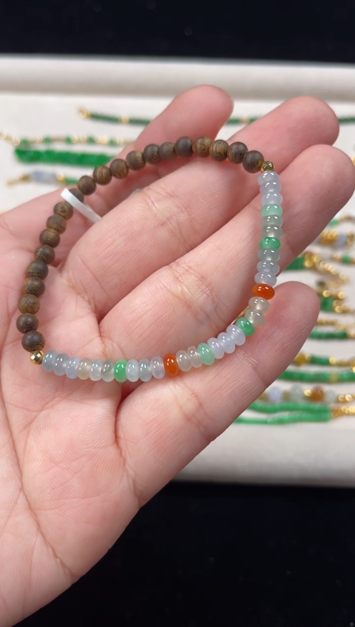 18K金镶嵌手串翡翠一条   P609